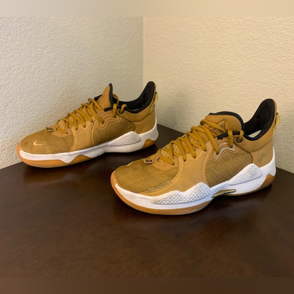 mens nike basketball shoes size 10